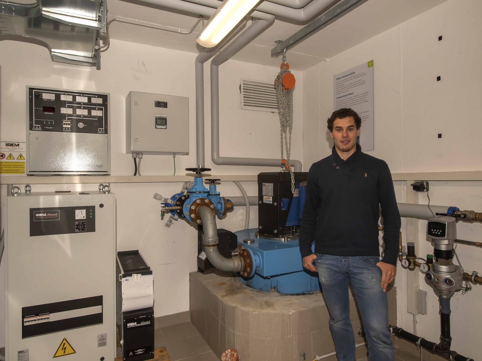 Im ehemaligen Lärchenholz-Stadel des Knappenhauses in Prettau steht nun ein innovatives System zur Speicherung von Wasserstoff.